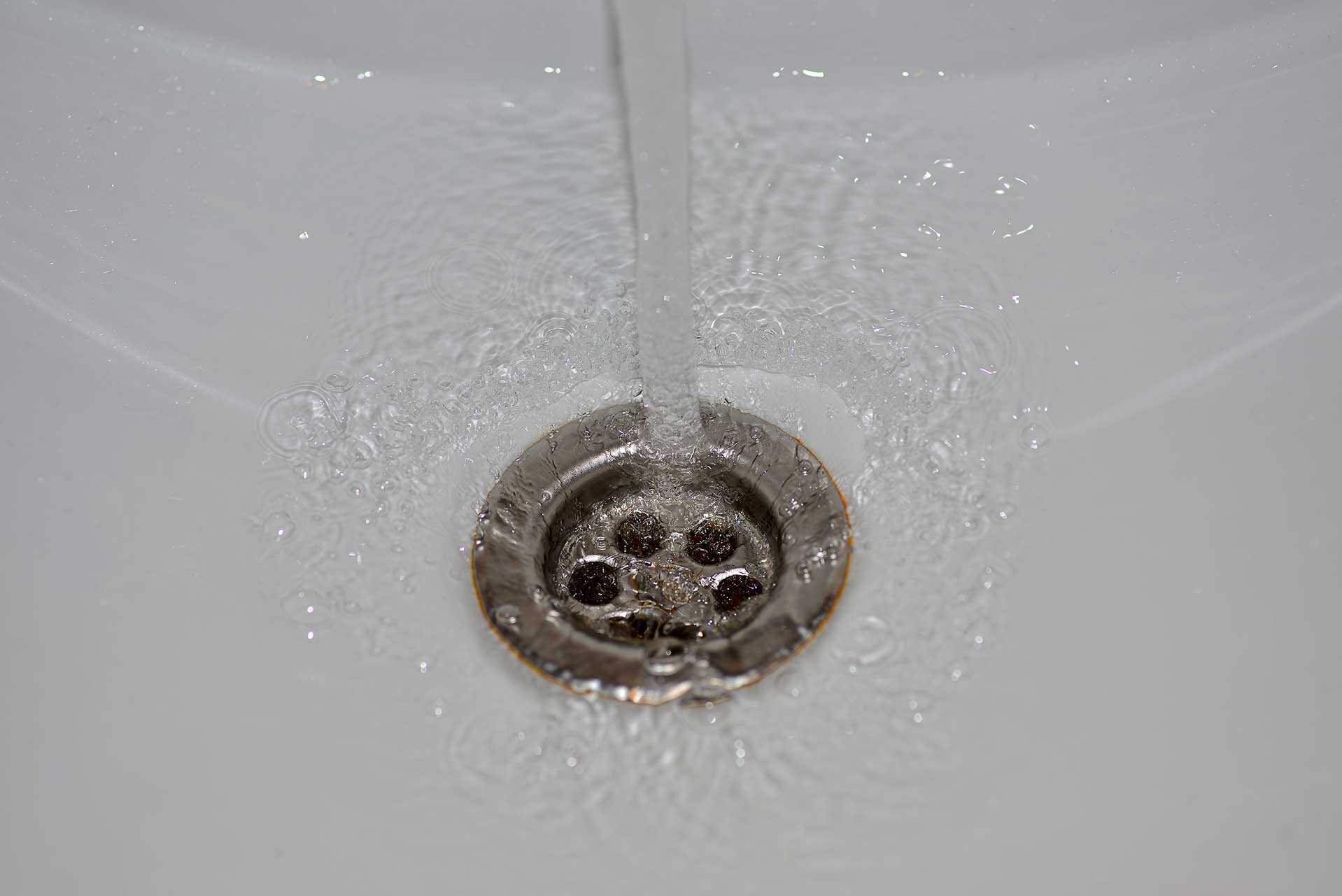 A2B Drains provides services to unblock blocked sinks and drains for properties in Copse Hill.